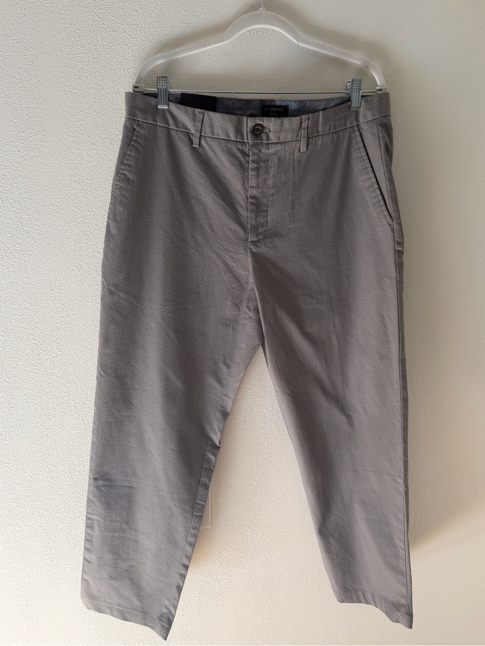 Banana Republic Light Gray Men's Aiden Chino Pants Micro Dot Pattern Size 36x30